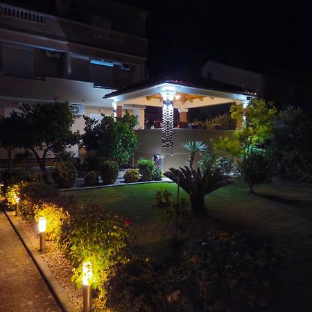 Apartments Luka Rab Town Eksteriør billede