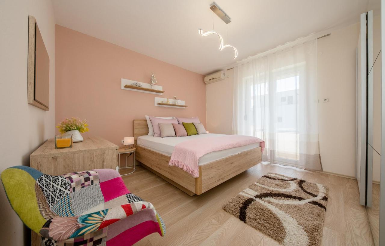 Apartments Luka Rab Town Eksteriør billede