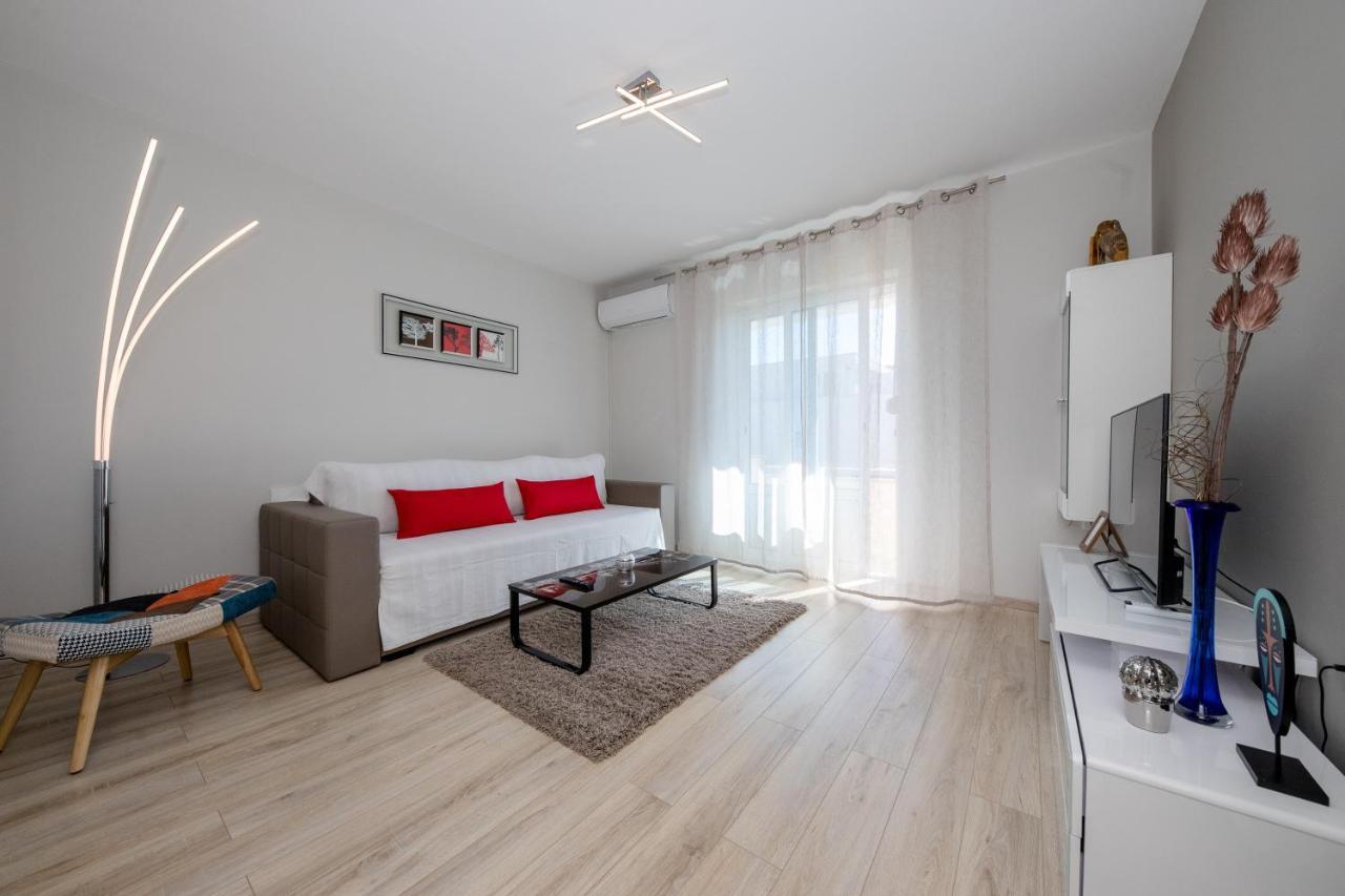 Apartments Luka Rab Town Eksteriør billede