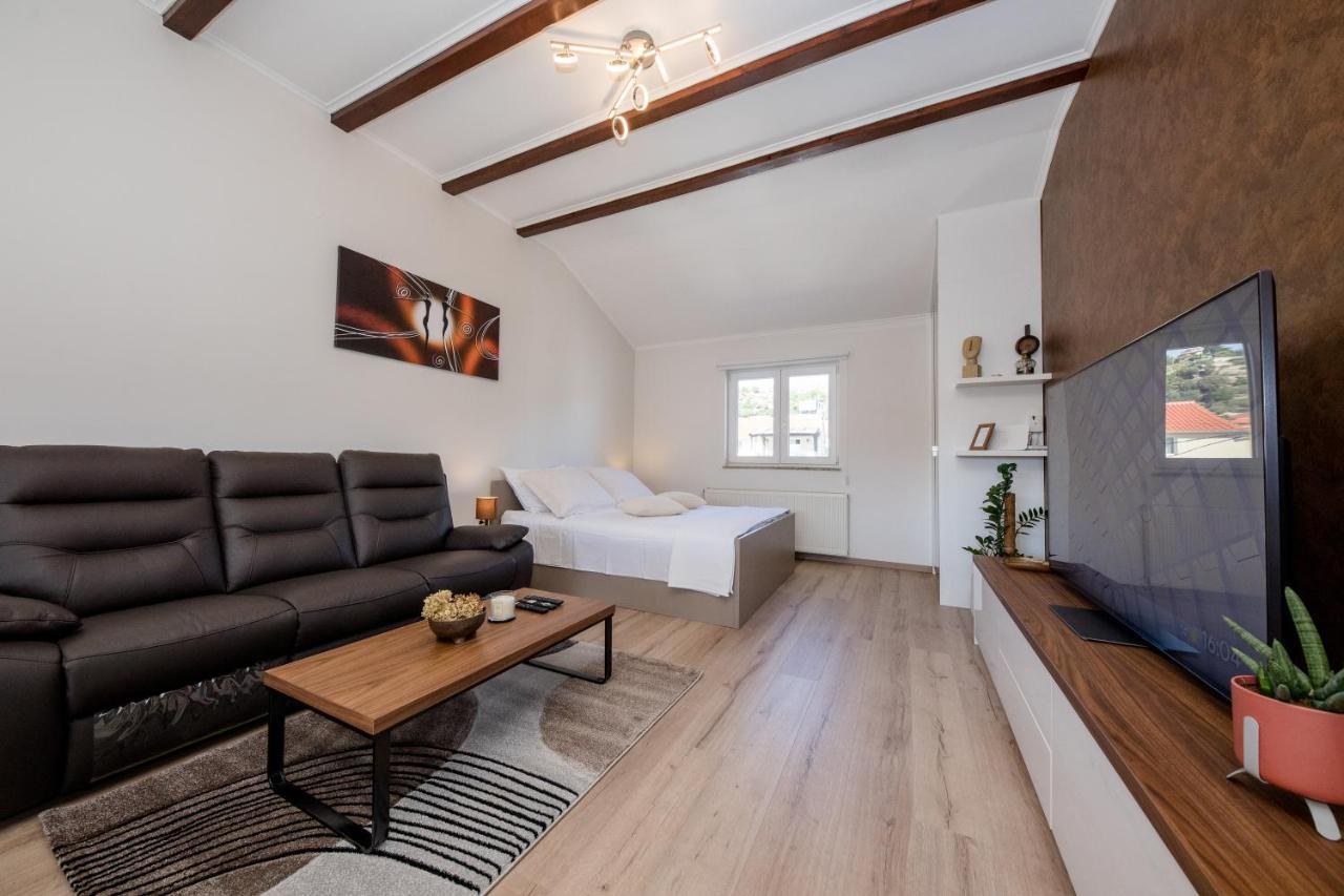 Apartments Luka Rab Town Eksteriør billede