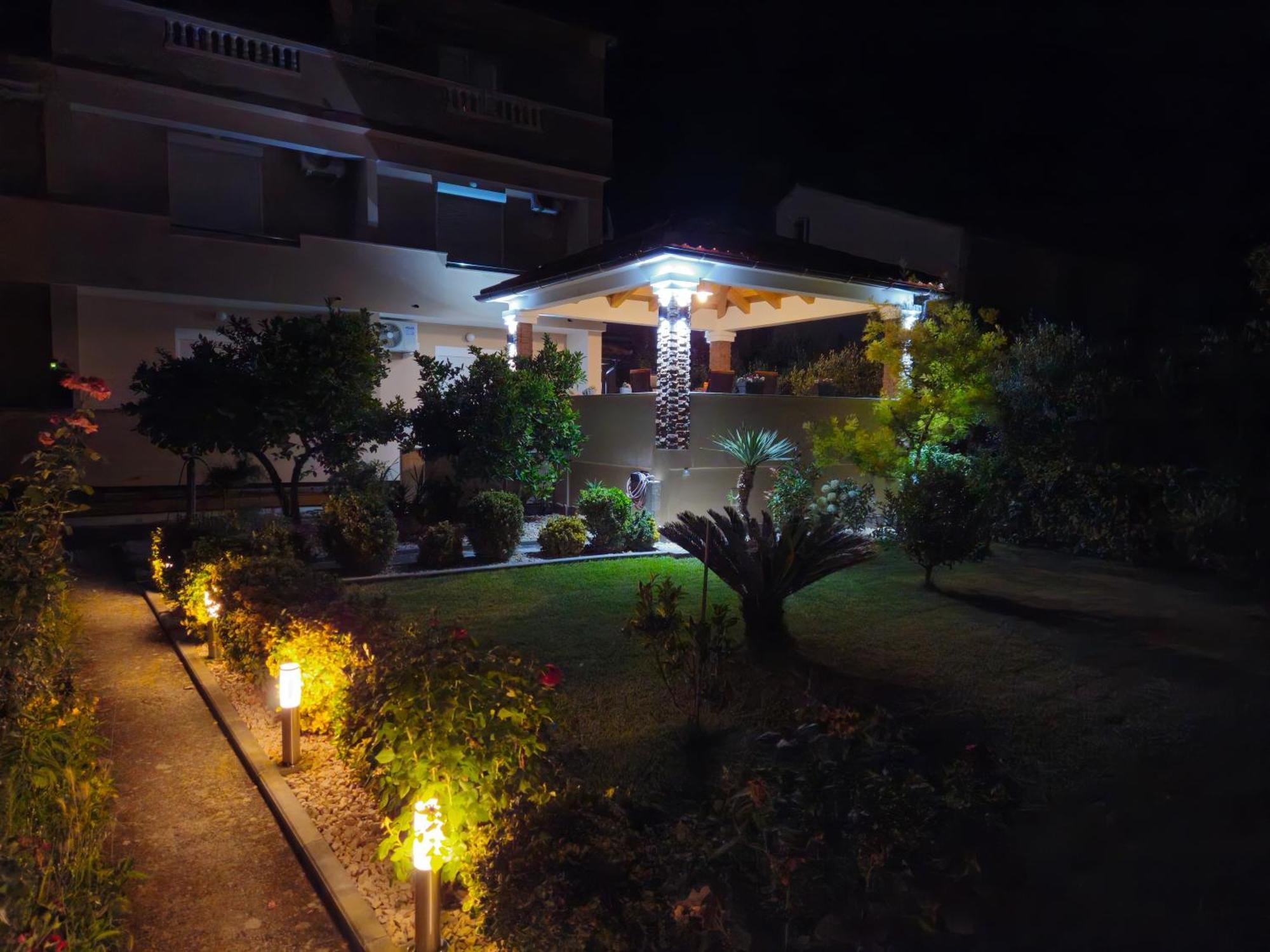 Apartments Luka Rab Town Eksteriør billede